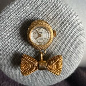 Chateau Women’s Brooch watch